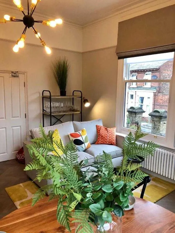 The Garden Room York Apartment